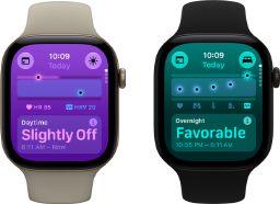 Deux Apple Watch Series 12 : boîtier en aluminium, or clair, Signes vitaux diurnes en écart léger, Digital Crown, Bracelet Sport sable, boîtier en aluminium, noir, Signes vitaux nocturnes favorables, Digital Crown, Bracelet Sport noir