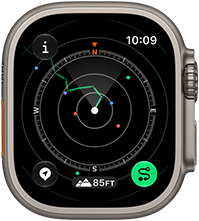Apple Watch Ultra 4, boîtier en titane, finition naturelle, Point de départ montrant l’itinéraire avec les indications de la boussole, côté droit, Digital Crown, bouton latéral en saillie