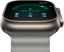 Apple Watch Ultra 4, boîtier en titane, finition naturelle, score de préparation de 8, côté droit, Digital Crown, bouton latéral en saillie, Bracelet Océan, gris translucide