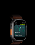 Apple Watch Ultra 4, boîtier en titane, noir, fonctionnalité Course avec itinéraire avec une carte d’un parcours de course à pied, côté gauche, bouton Action, Boucle Alpine, bordeaux